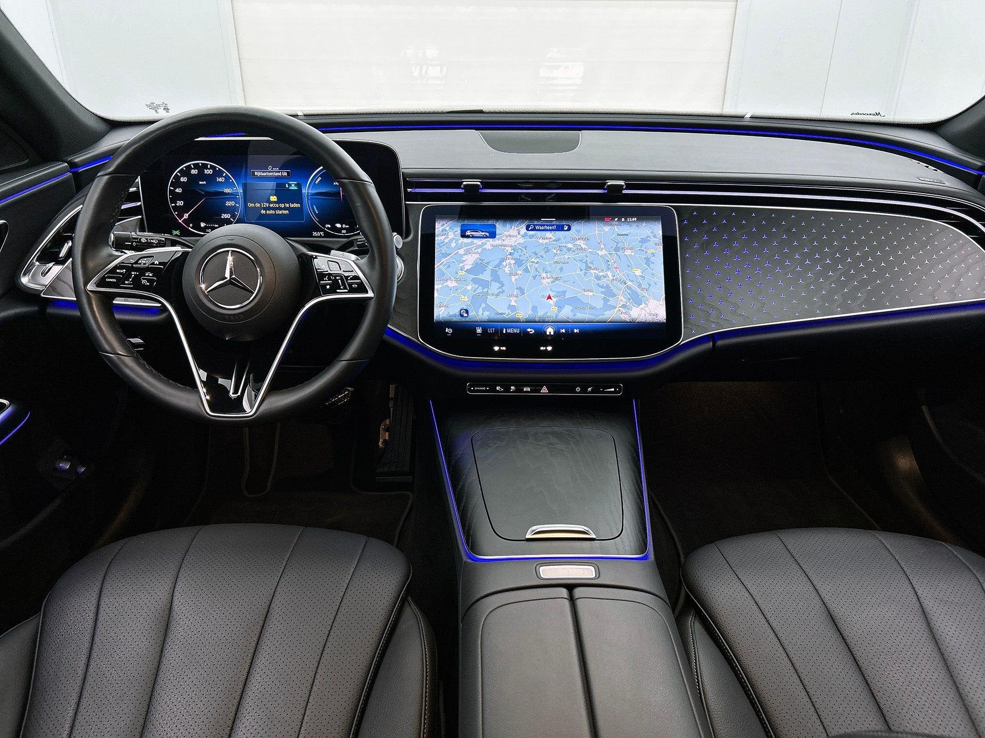 Mercedes-Benz E-Klasse 300 E Break Luxury Line | Trekhaak |, Auto's, Automaat, Dealer onderhouden, Gebruikt, Zwart