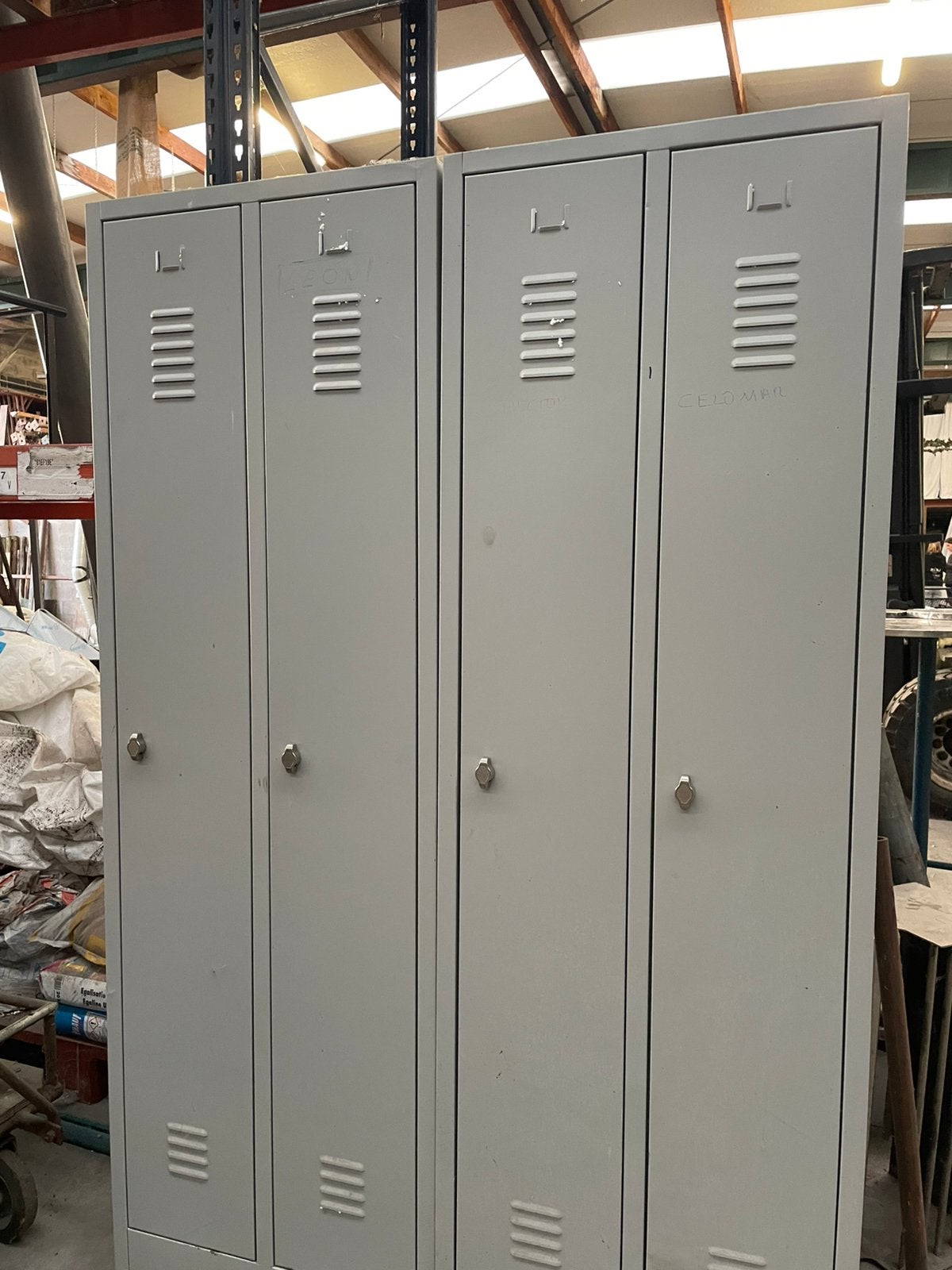 Metalen lockers, Ophalen, Gebruikt