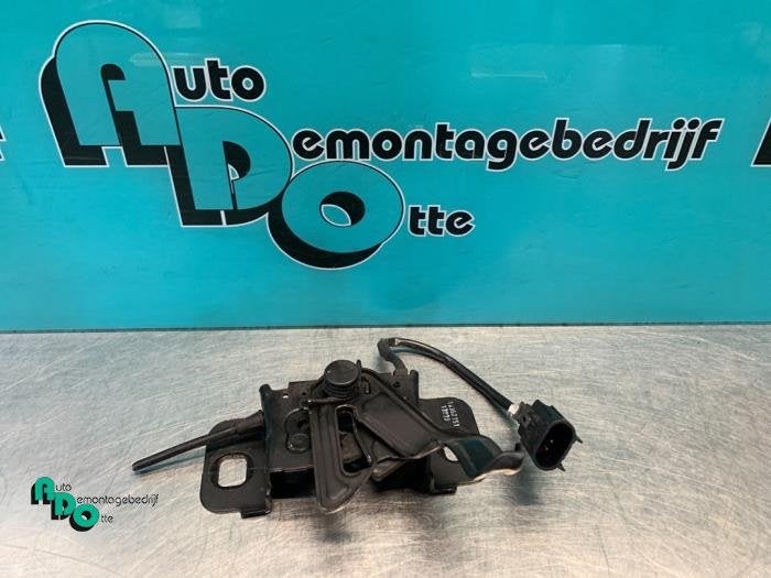 Slotmechaniek Motorkap van een Opel Astra (Astra J 10-), Auto-onderdelen, Gebruikt, -, -, Opel
