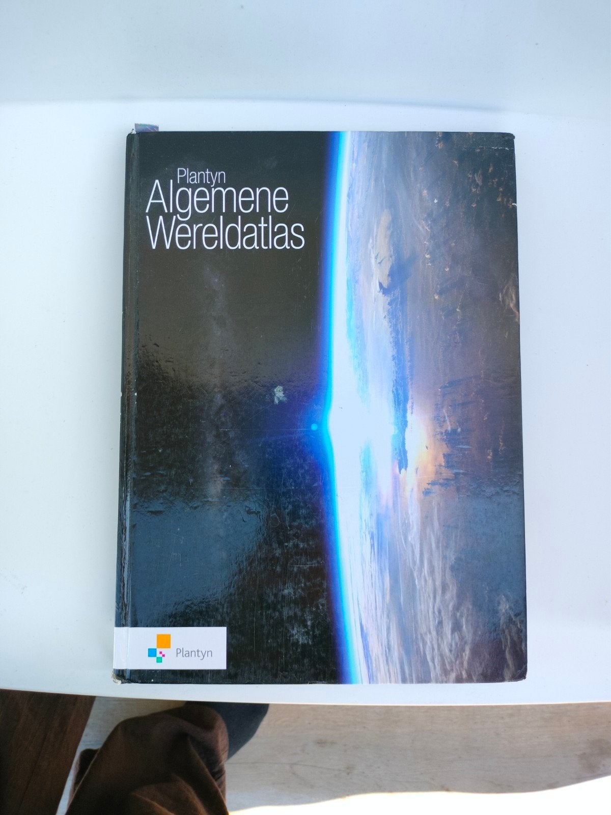 Etienne van Hecke - Plantyn algemene wereldatlas, Enlèvement, Etienne van Hecke; Dirk Vanderhallen
