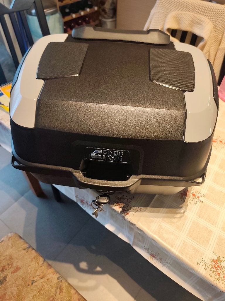 Givi b45+ topkoffer, Motoren, Ophalen, Zo goed als nieuw