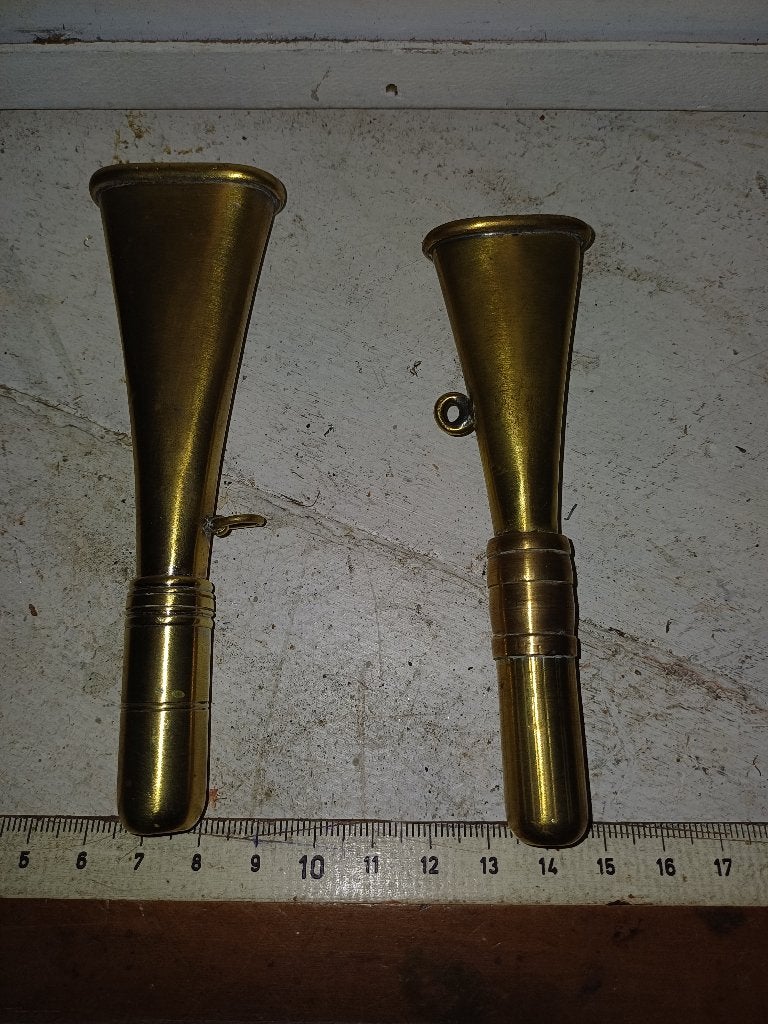 POUR CHASSEUR 2 sifflets ou cornets d appelle gibier, Enlèvement ou Envoi