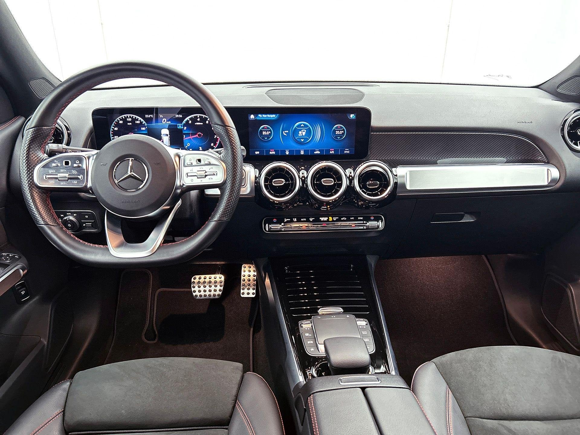 Mercedes-Benz GLB-Klasse 180 AMG Line | 7 Zitplaatsen | Navi, Stof, Gebruikt, 4 cilinders, 136 pk