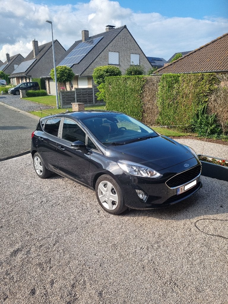 Ford fiesta 1.0, Voorwielaandrijving, Stof, Stuurwielverwarming, Zwart