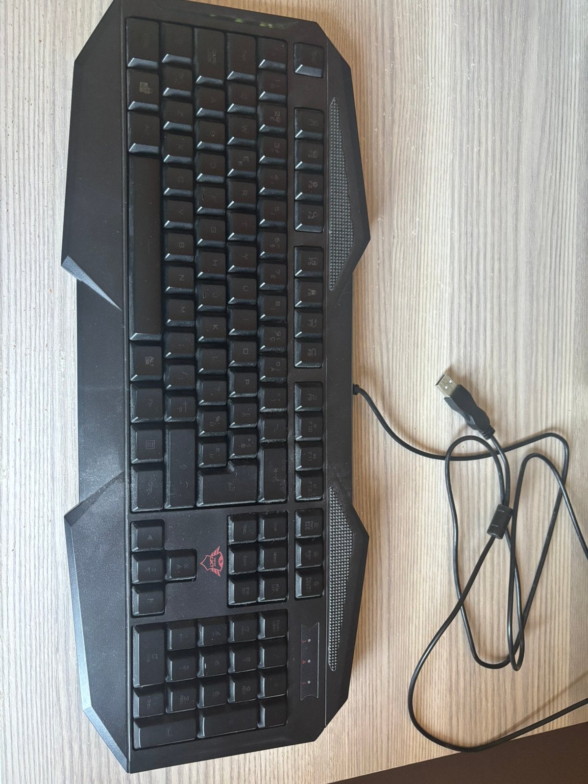Trust GXT 830-RW Avonn, Computers en Software, Toetsenborden, Multimediatoetsen, Numeriek, Ophalen of Verzenden, Zo goed als nieuw