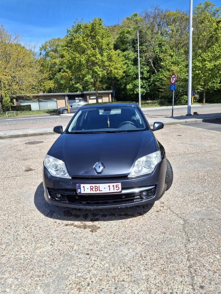 Renault laguna , moteur impecable, Auto's, Renault, Particulier, Laguna, ABS, Elektrische stoelverstelling, Isofix, Lederen bekleding
