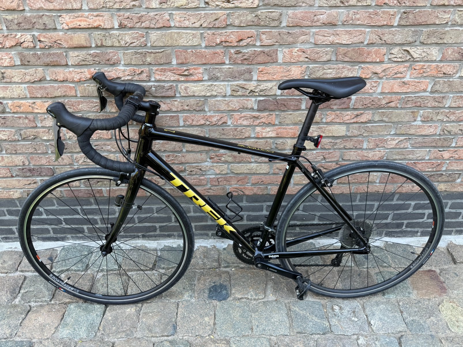 Vélo de route Trek Domane AL 2 (2x8, cadre en aluminium), Autres marques, Frein sur jante, Aluminium, Comme neuf