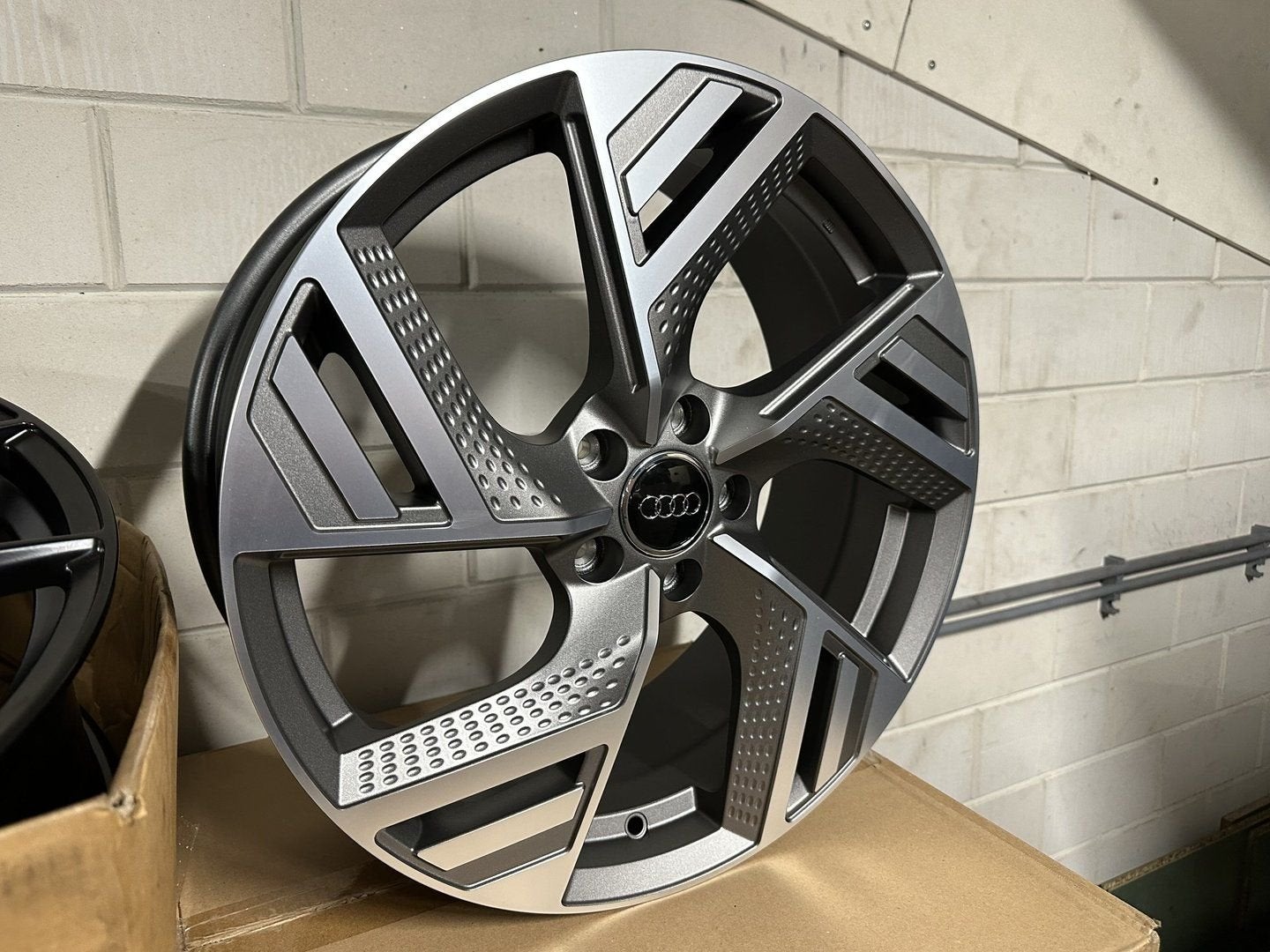 NIEUW 19inch Audi VW Seat Skoda BMW RS Style Velgen! 5x112, 19 inch, -, -, Banden en Velgen