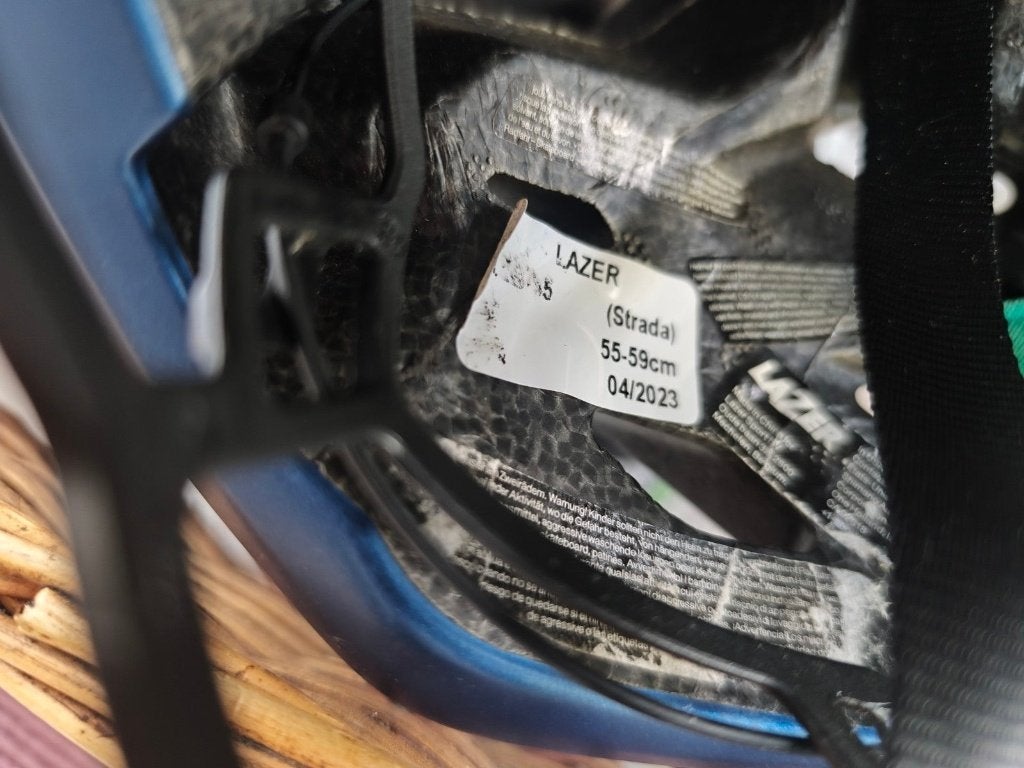 Fietshelmen prima staat, Ophalen