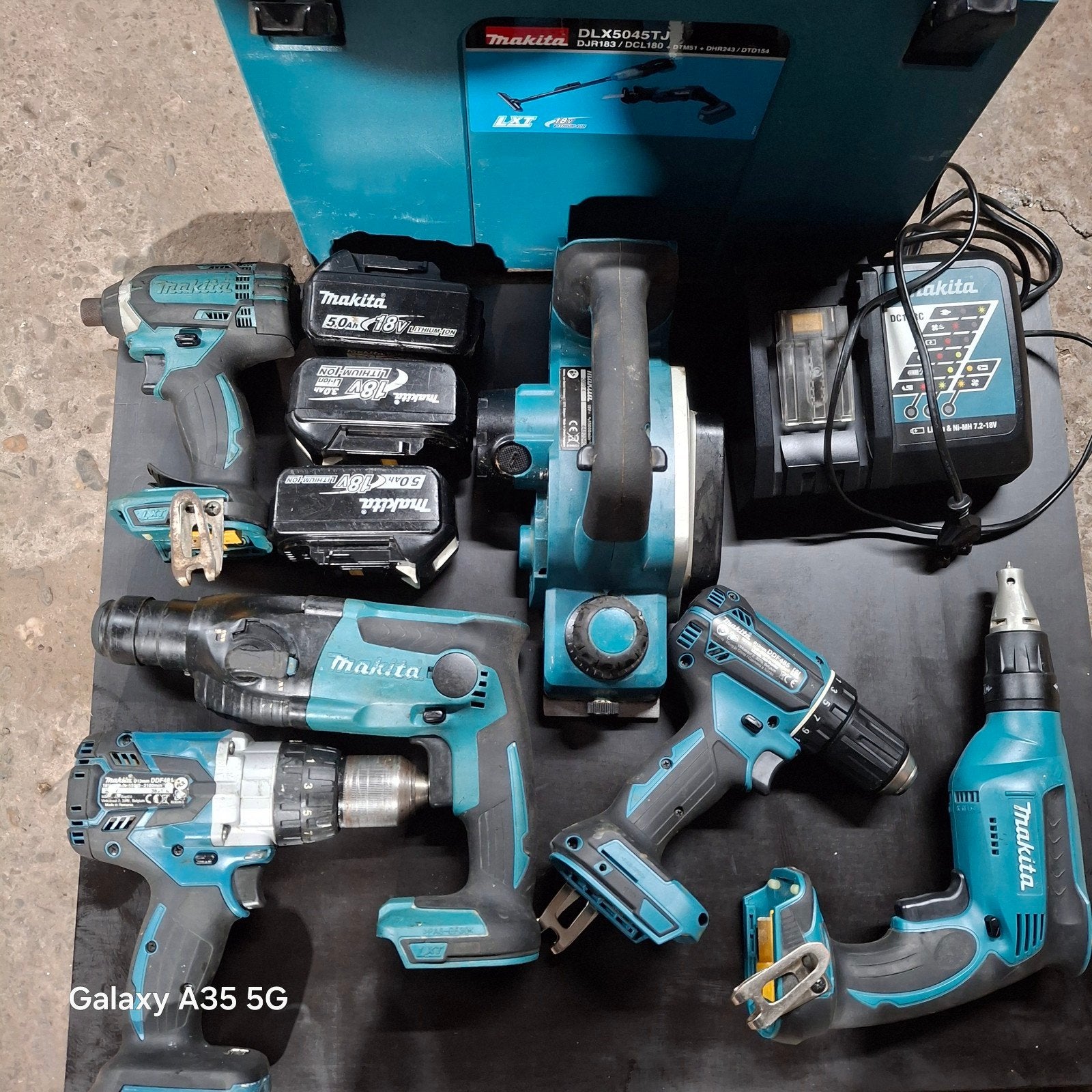 Kit MAKITA,6 outils,3 accu's, chargeur, Bricolage & Construction, Enlèvement ou Envoi