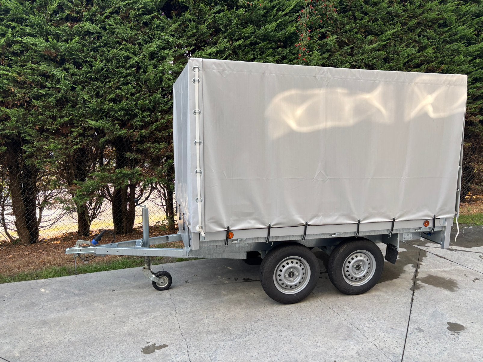 2dehands huif aanhangwagen 1j oud, Enlèvement, Comme neuf