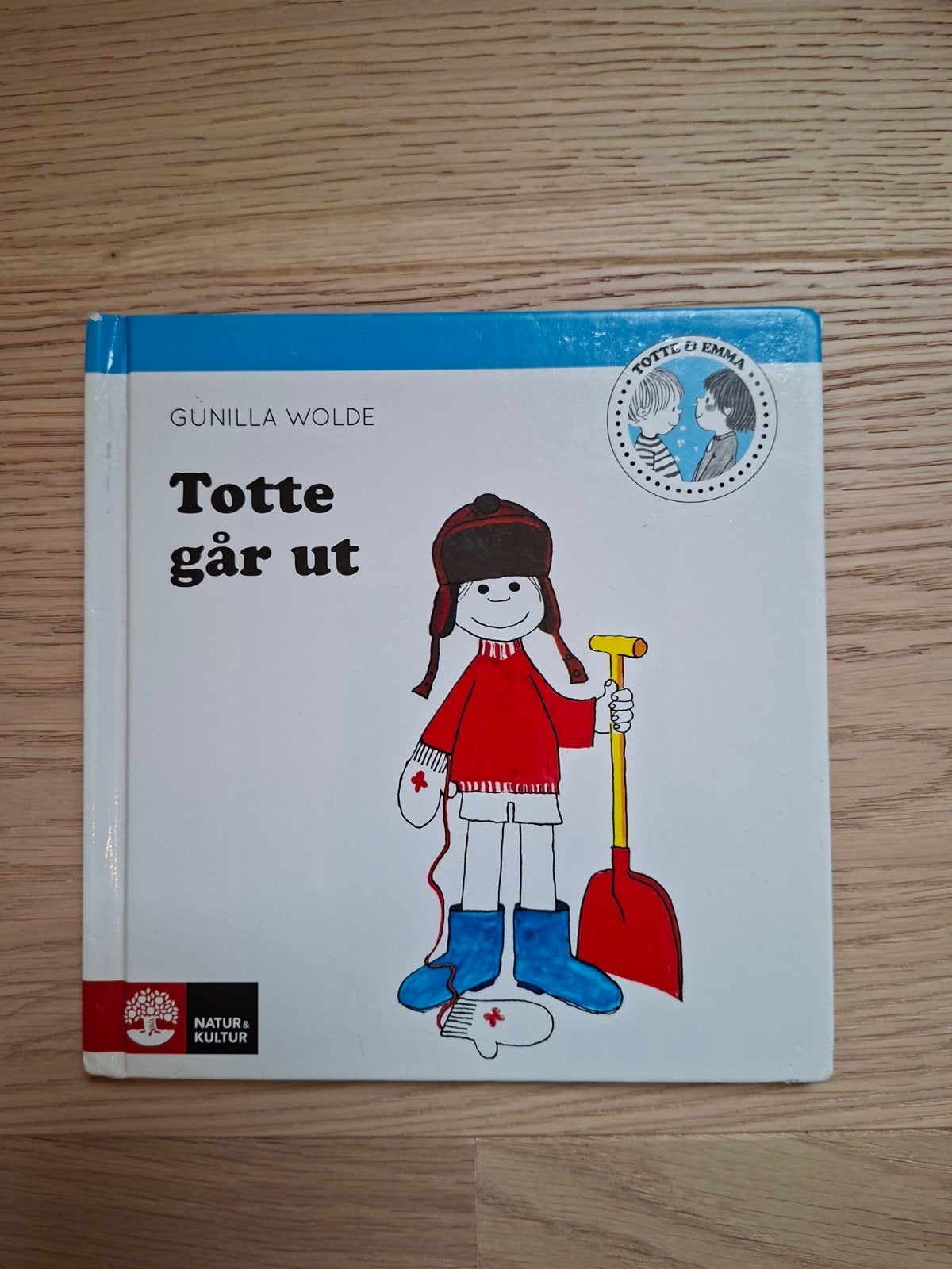 Zweeds boekje Totte går ut, Ophalen