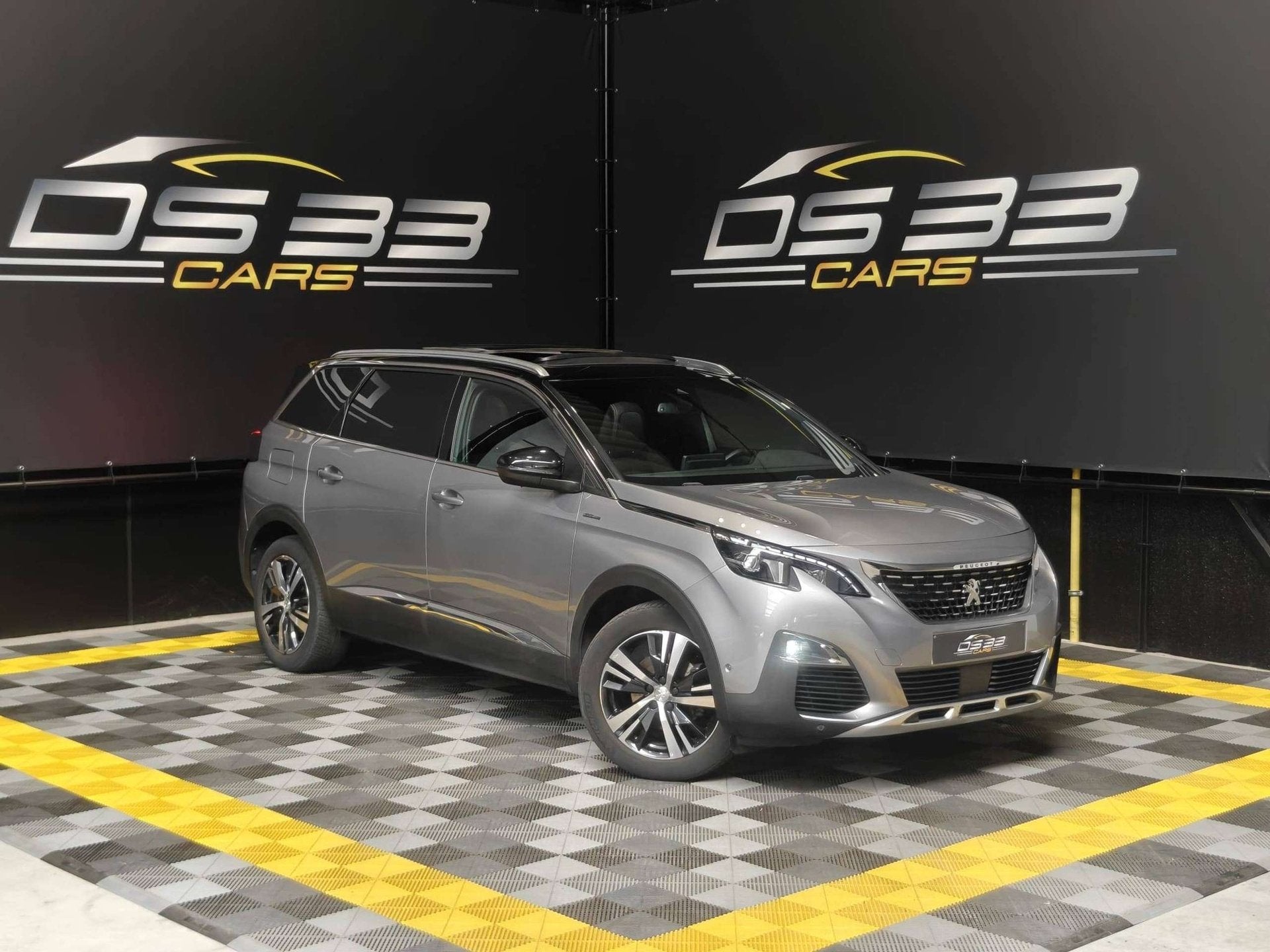 Peugeot 5008 1.2 GT 7-zit/LED/Pano/Keyless/Dodehoek/Trekhaak, Automaat, Dealer onderhouden, Gebruikt, 1199 cc