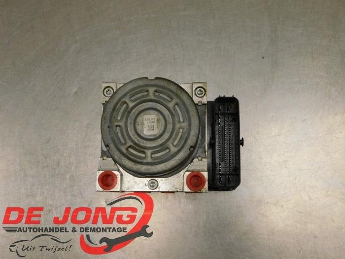 ABS Pomp van een Volkswagen Touran, Auto-onderdelen, Gebruikt, -, Volkswagen, -
