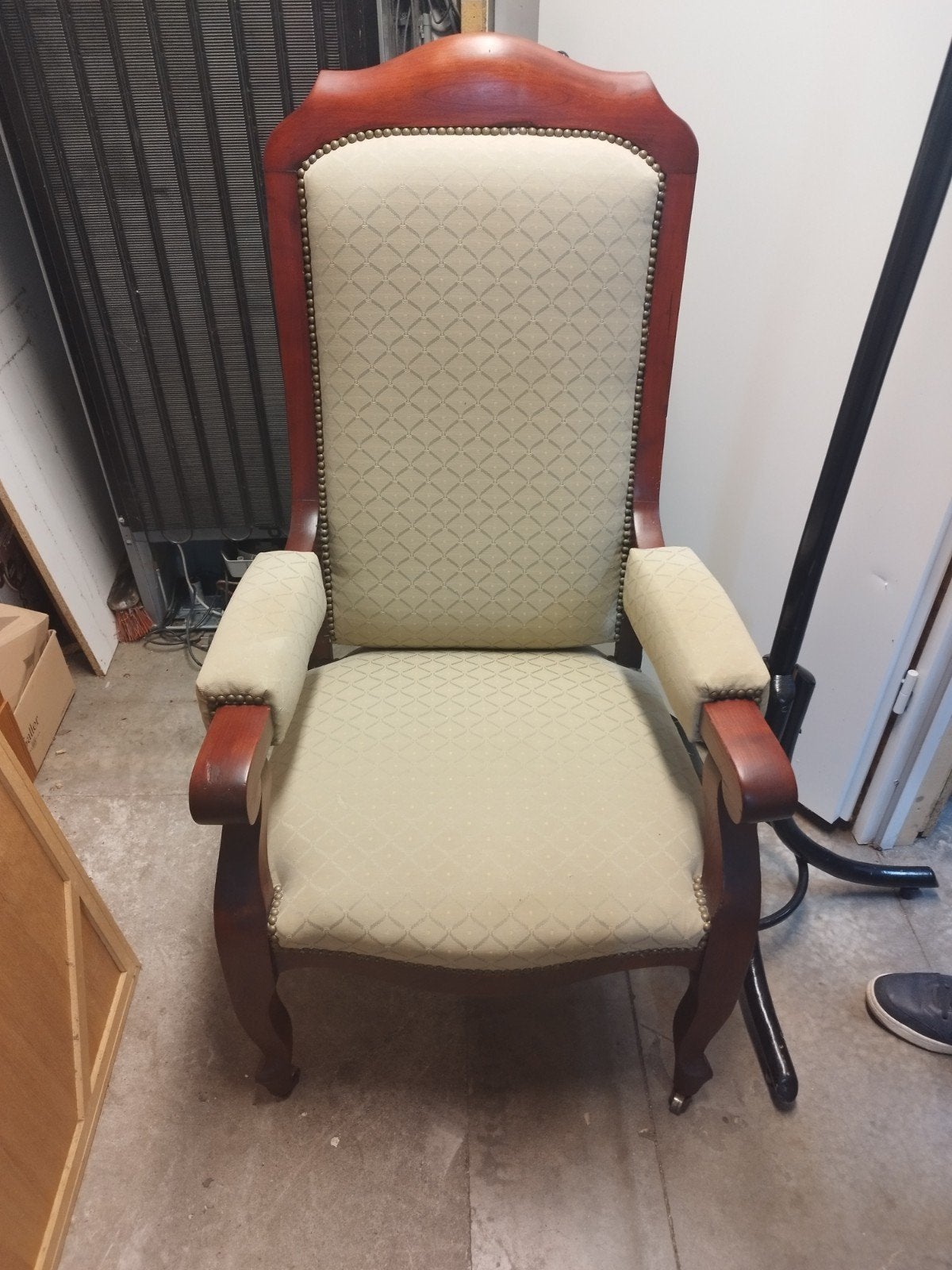 Fauteuil de style Voltaire ancien, Enlèvement