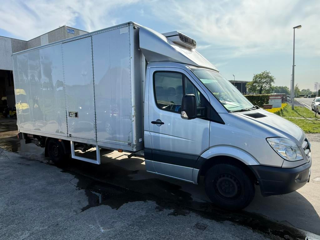 Mercedes Sprinter 313 cdi 2012 Caisse + hayon + frigo, Auto's, Automaat, Euro 5, Te koop, Elektrisch