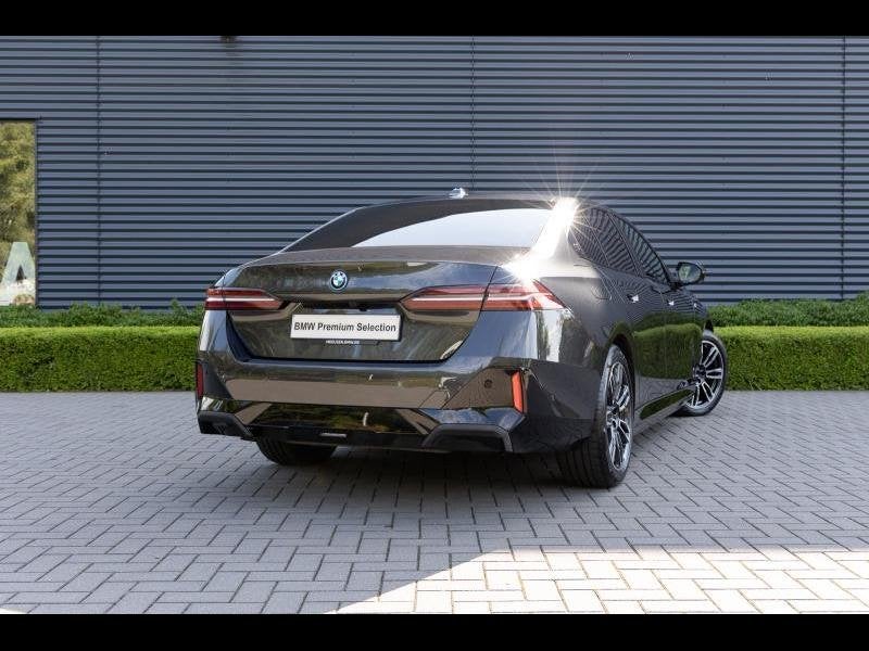 BMW Serie 5 550 e xDrive Berline, Auto's, BMW, Automaat, Euro 6, Elektrische stoelverstelling, 489 pk