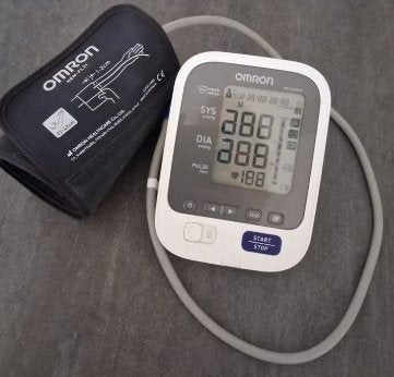 Bloeddrukmeter Omron M6 Comfort, Diversen, Ophalen, Zo goed als nieuw
