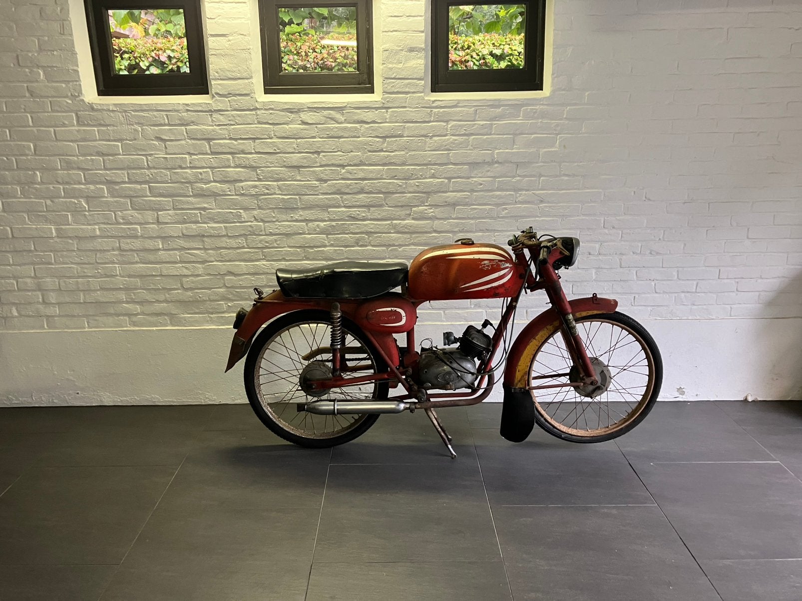2 decoratieve brommers, Ophalen