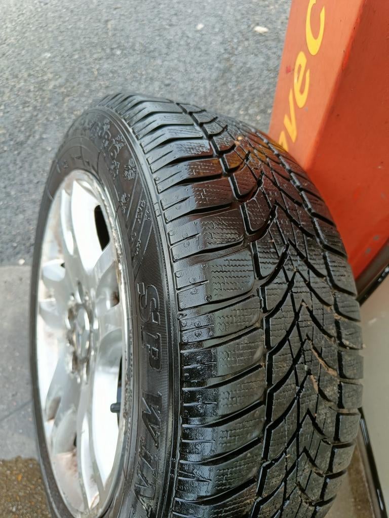 Dunlop autobanden met Mercedes velgen, Ophalen