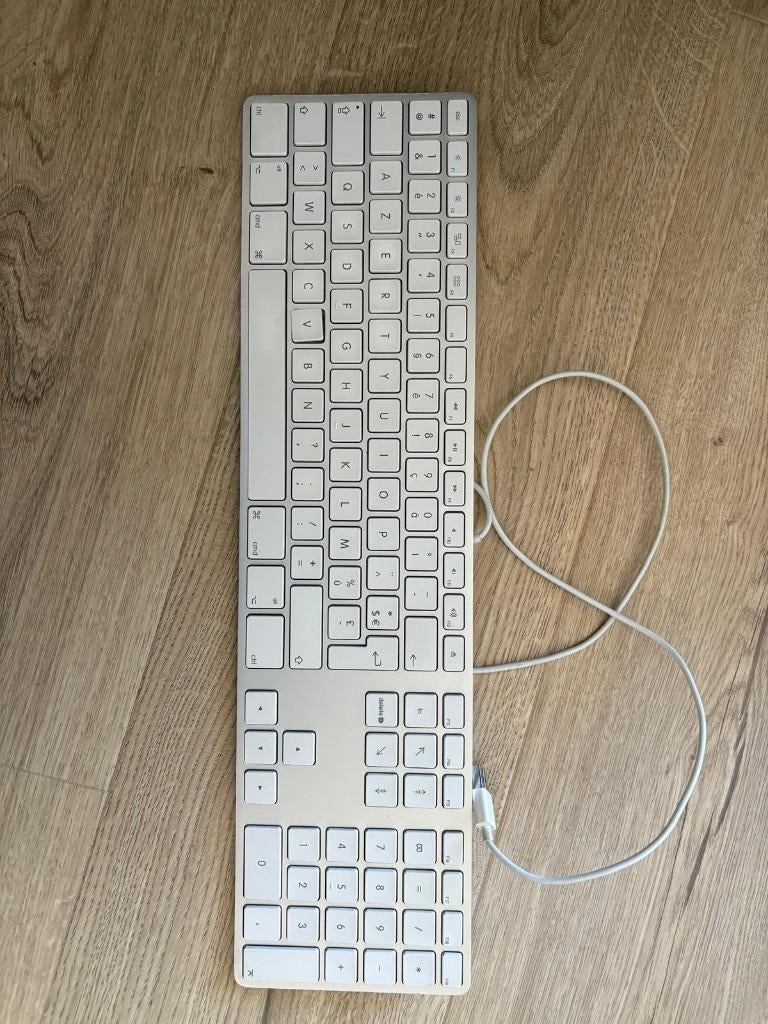 Clavier Apple Azerty (touche V cassée), Informatique & Logiciels, Enlèvement ou Envoi, Azerty