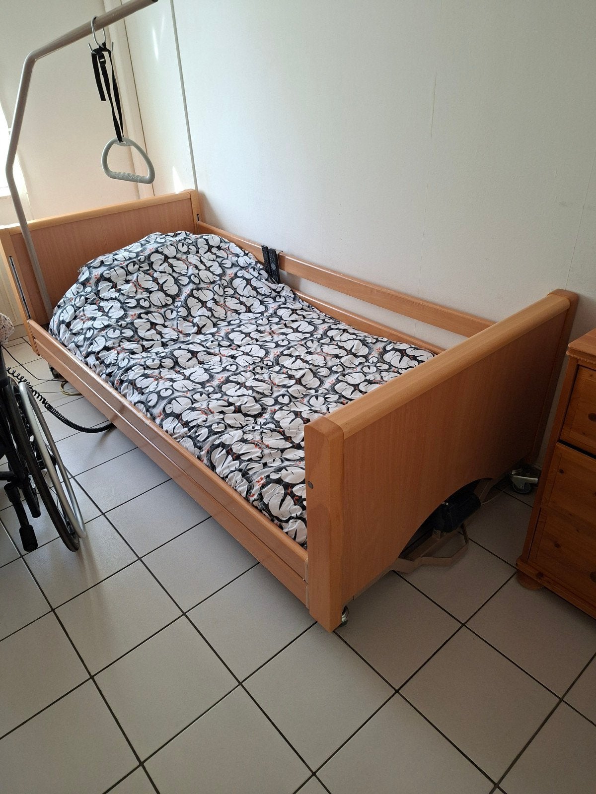 verzorgingsbed te koop, Ophalen, Gebruikt, Eenpersoons, Verstelbaar