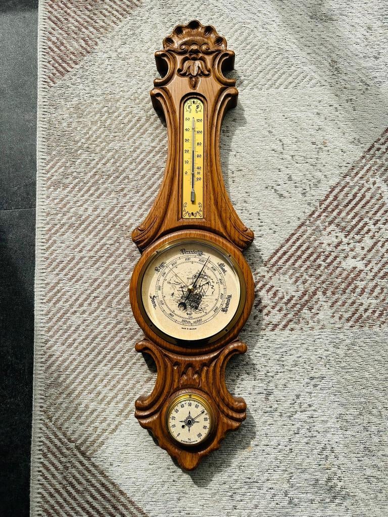 Vintage houten weerstation, Ophalen