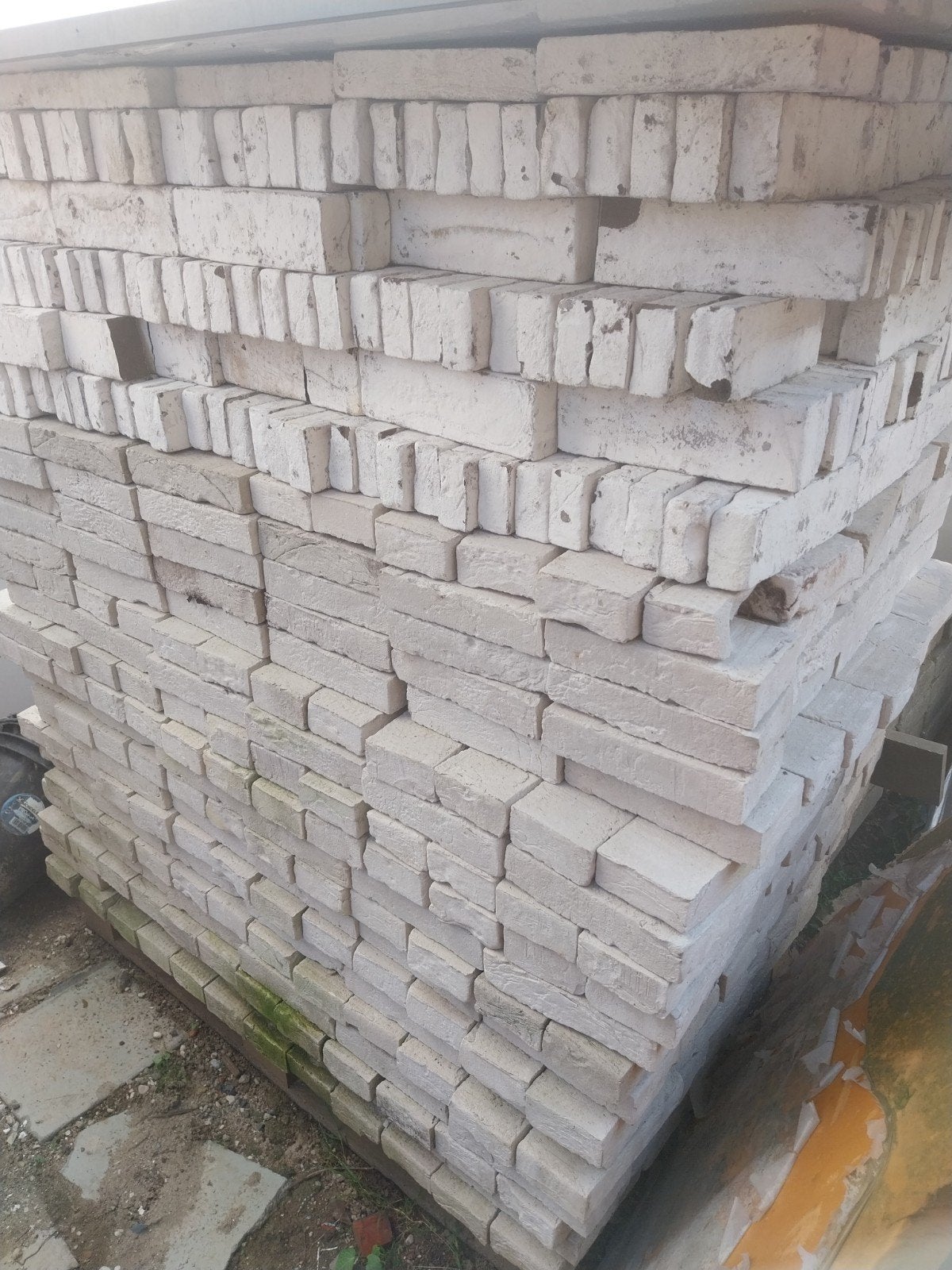 Wienerberger Agora newelvit and Albuis

RF ecobrick, Ophalen, Nieuw