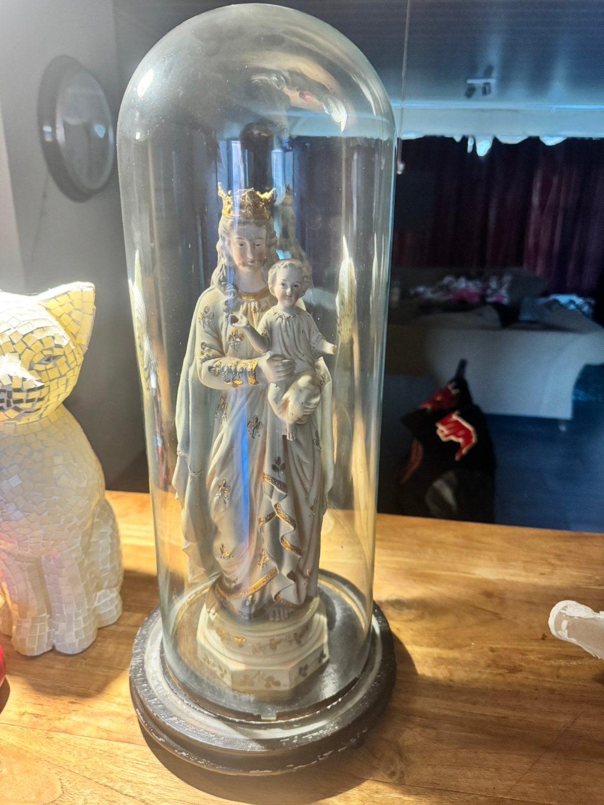 2 mariabeelden onder stolp, Enlèvement, Utilisé