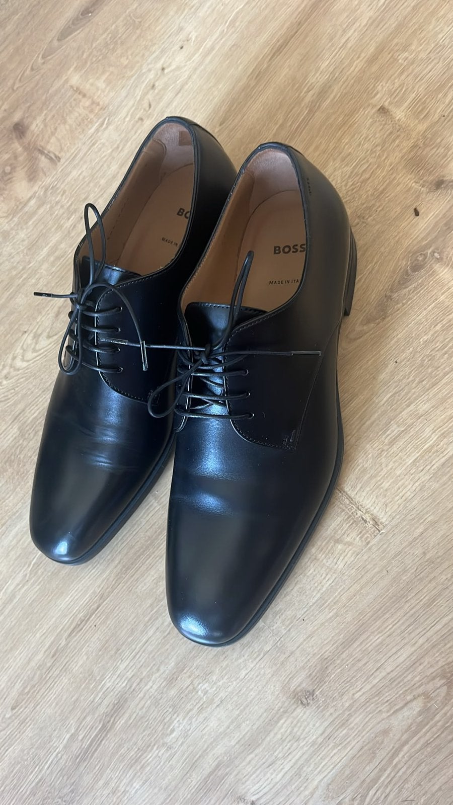Chaussures hugo Boss, Vêtements | Hommes, Enlèvement, Comme neuf