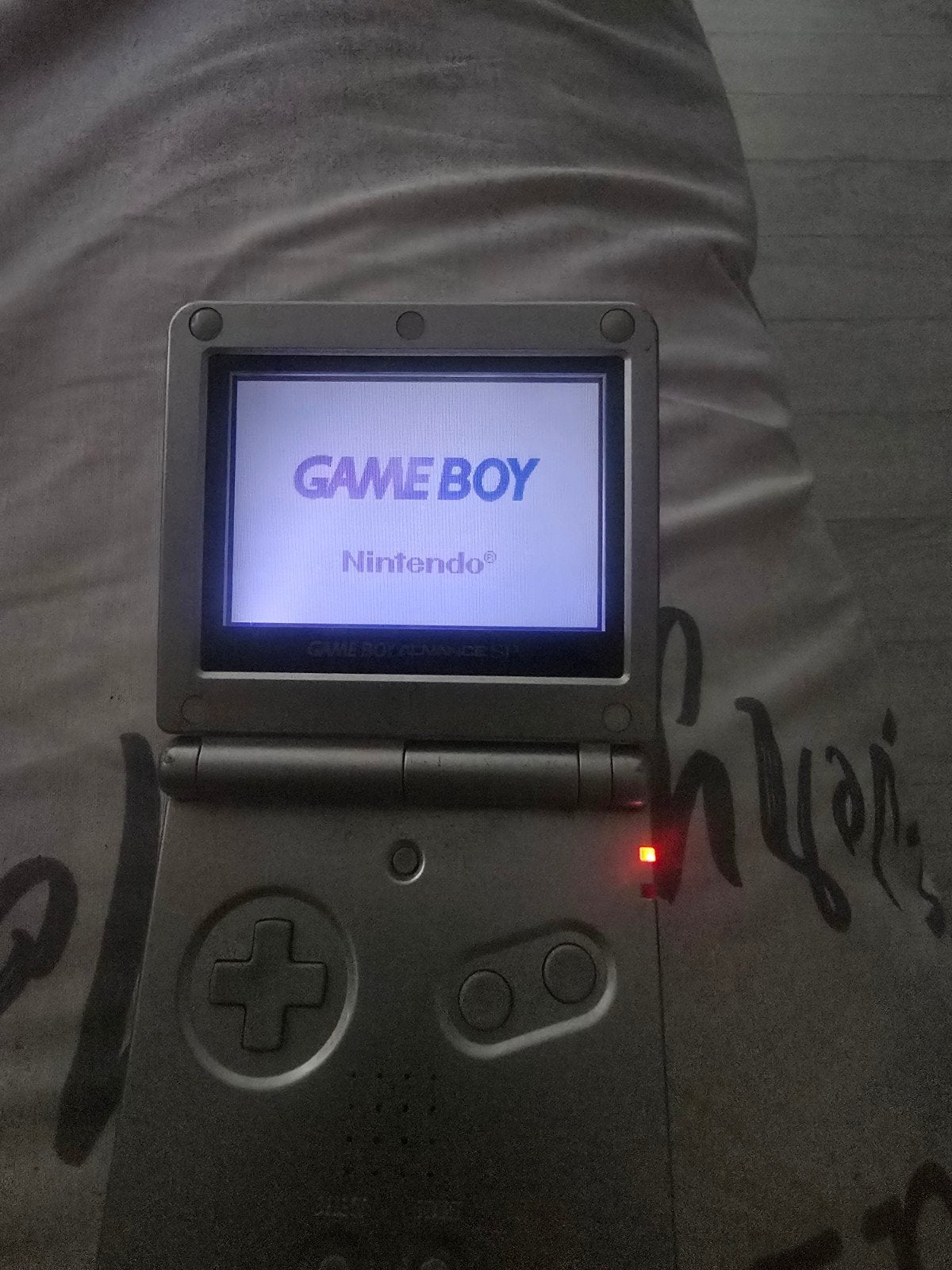 Nintendo gameboy sp zilver goede staat, Games en Spelcomputers, Spelcomputers | Nintendo Game Boy, Ophalen