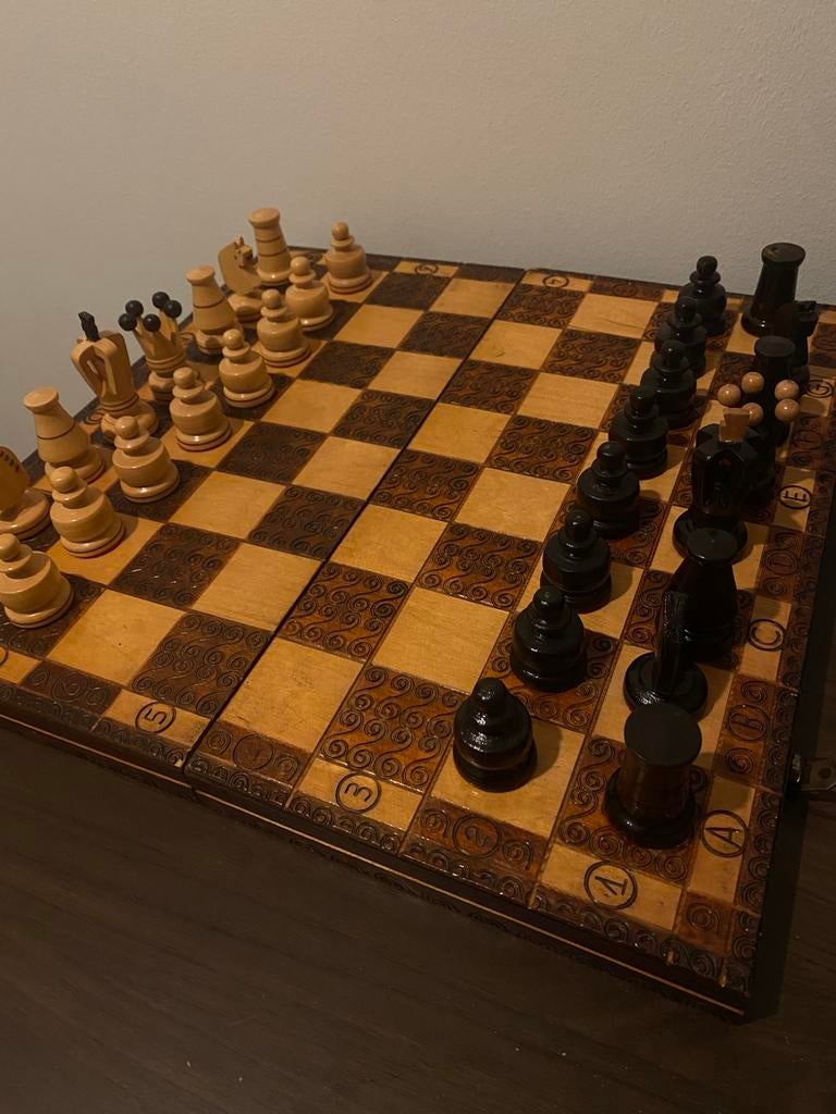 Tableau d’échec, Envoi, Comme neuf