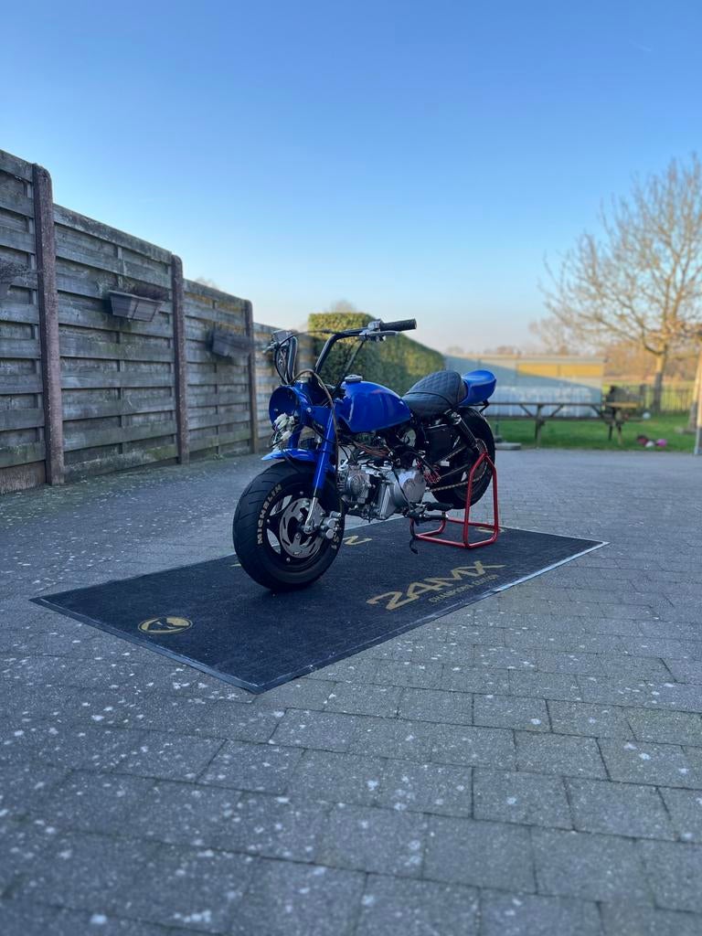 Monkey 50cc 4t zelf omgebouwd!!, Fietsen en Brommers, Ophalen, Overige modellen, Klasse B (45 km/u), Zo goed als nieuw