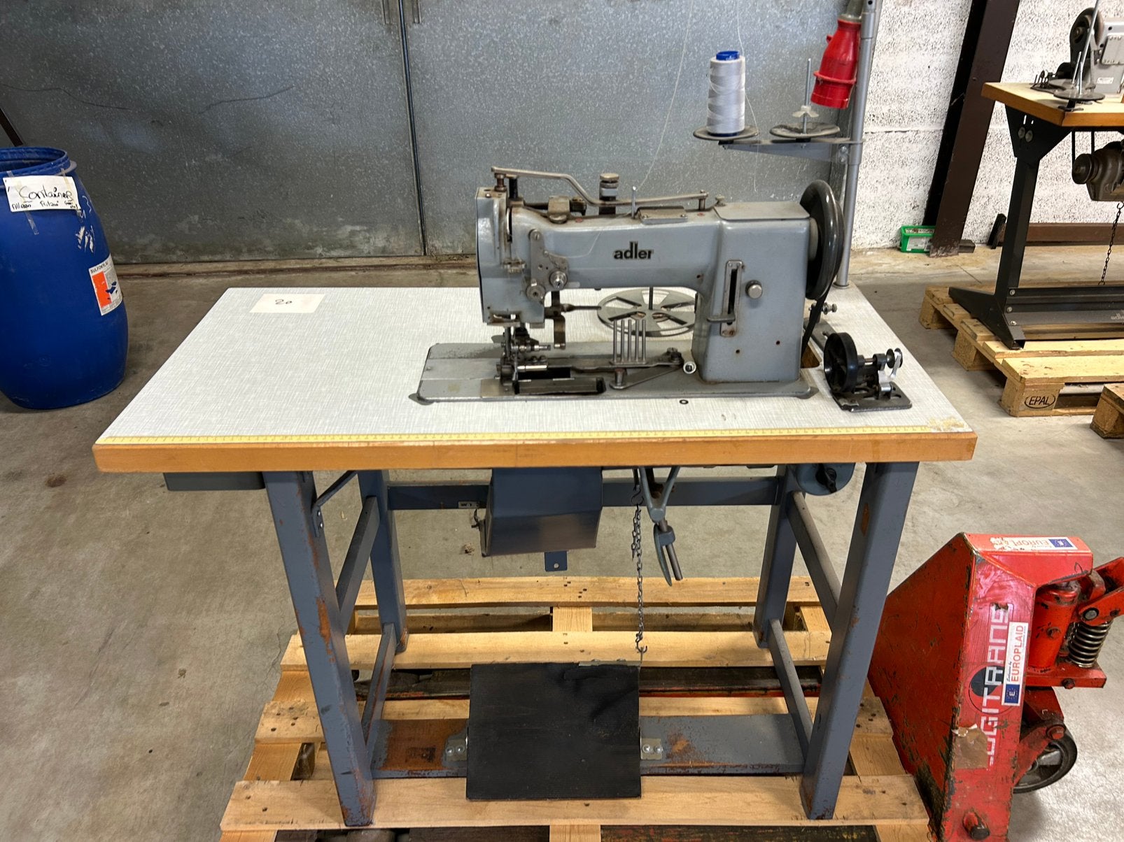 Adler afboordmachine met snijmes, Hobby & Loisirs créatifs, Autres marques, Machine à coudre, Industrie, Enlèvement