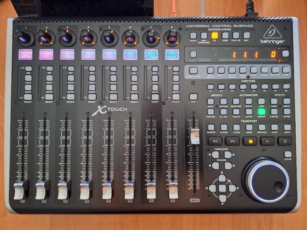 Behringer X-touch, Muziek en Instrumenten, Ophalen, Zo goed als nieuw