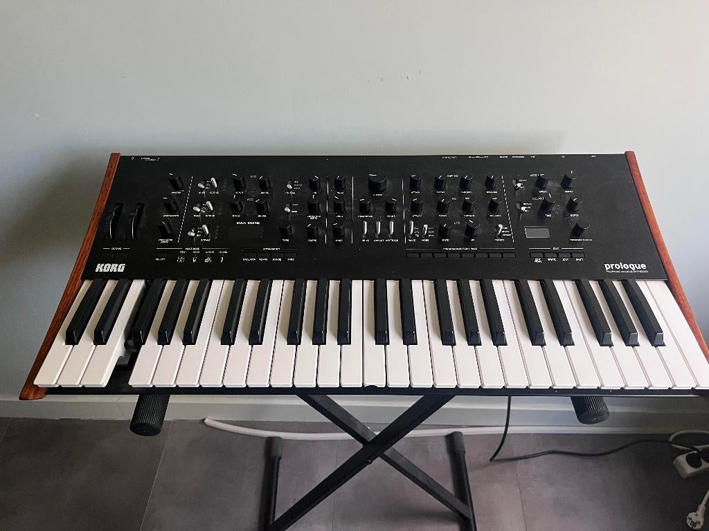 Korg Prologue 8, Muziek en Instrumenten, Synthesizers, Ophalen, Zo goed als nieuw, 49 toetsen, Korg