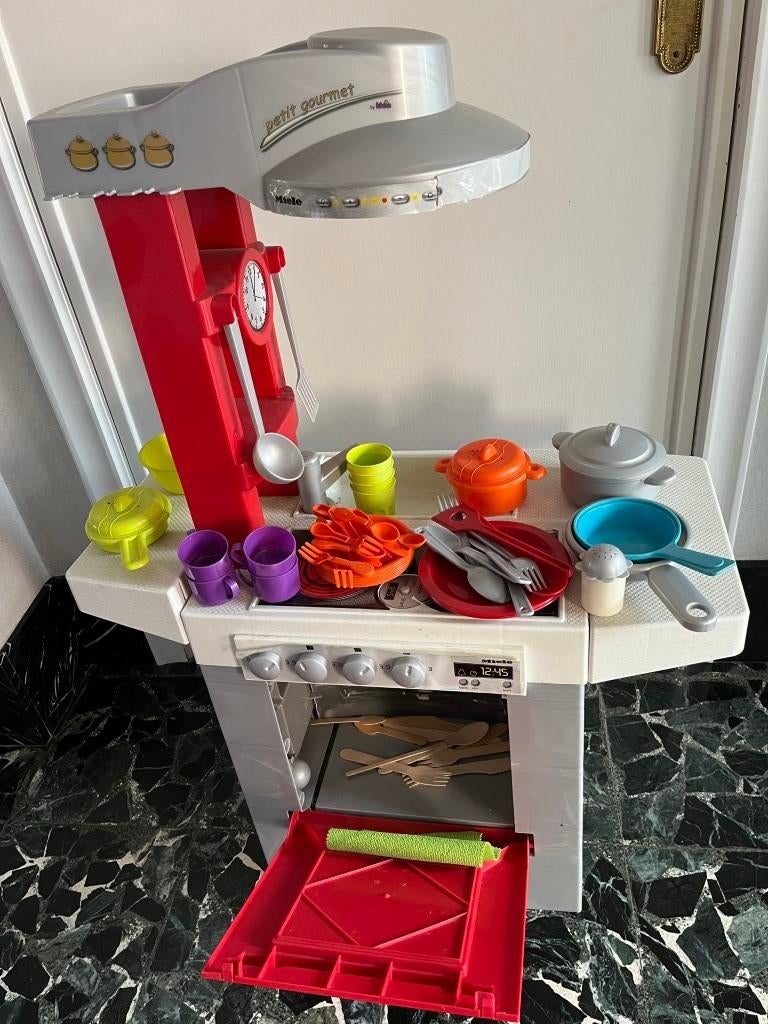 speelgoedkeuken Miele met veel accessoires, Ophalen