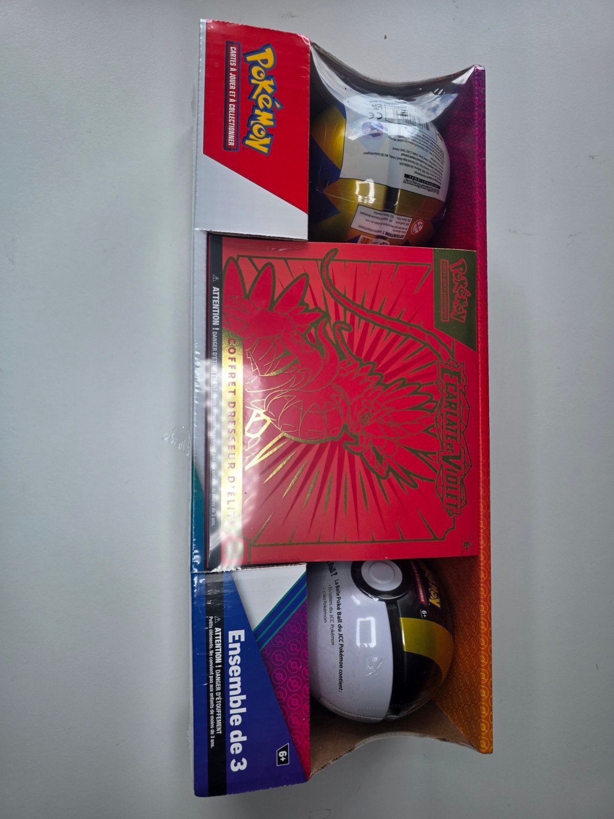 1 Trainer Box EV1 + 2 Pokeball Pokemon Canada!, Enlèvement ou Envoi, Comme neuf, Booster box, Foil