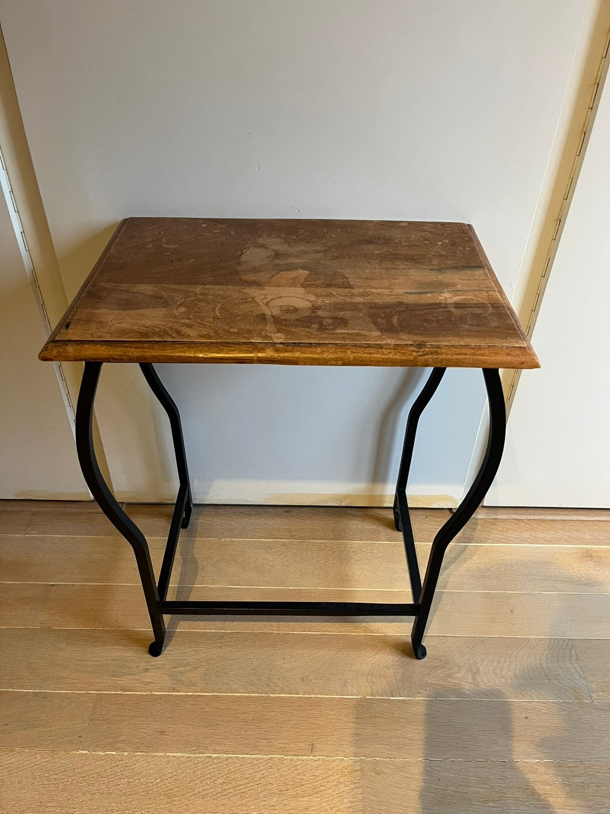 Table basse ou chevet, Maison & Meubles, Enlèvement, Comme neuf