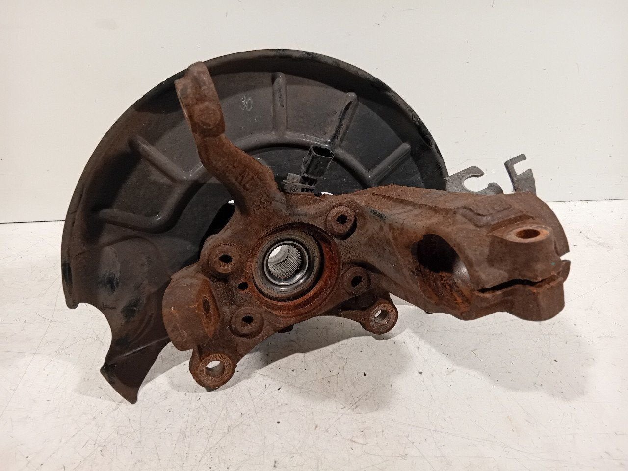 Wielnaaf links voor Volkswagen Caddy, Onderdelen@venauto.nl, Van der Ven Autorecycling B.V., Gebruikt, Ettenseweg 76, 4706 PB Roosendaal, The Netherlands