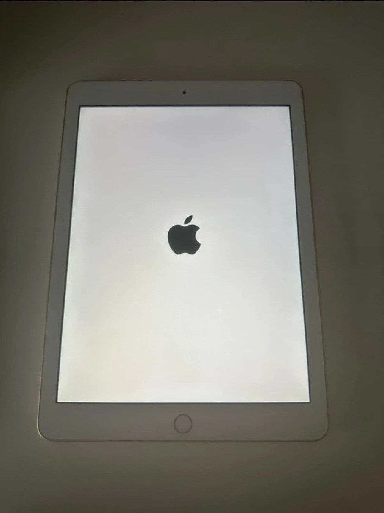 Apple iPad goud met witte voorkant, Computers en Software, Verzenden, Zo goed als nieuw, Goud, Apple iPad