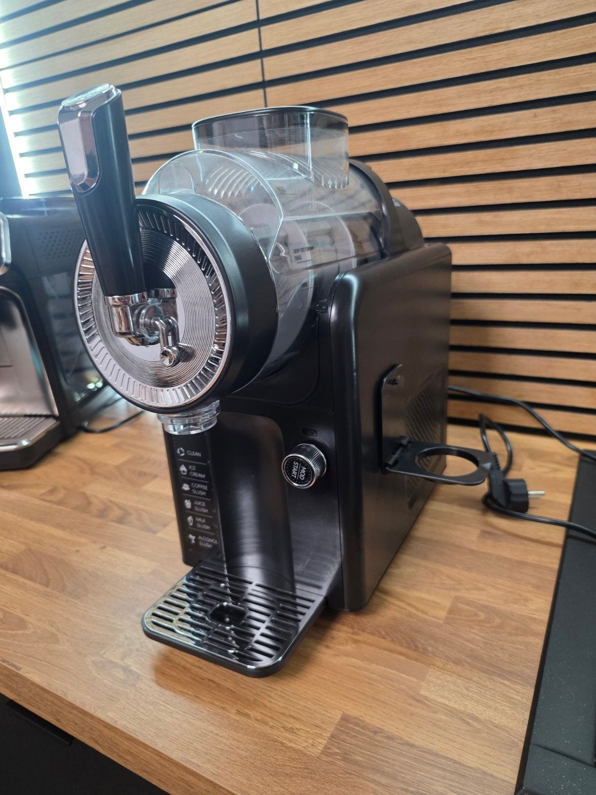 Machine a glace plusieurs options inclus
