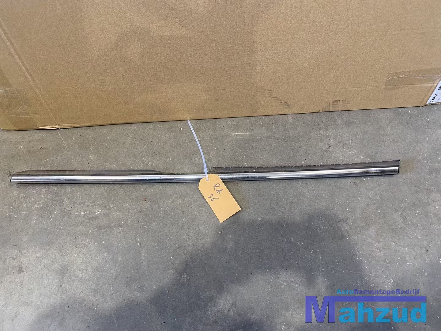 MINI COOPER ONE R52 rechts achter chrome sierstrip 2004-2008, Customer.service@mini.co.uk, Arrière, BMW AG, Petuelring 130
80788  Munich, DE