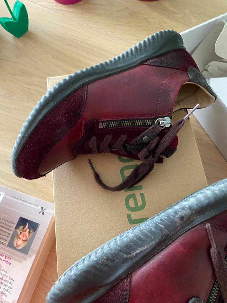 5€, Kleding | Dames, Schoenen, Ophalen of Verzenden, Sneakers