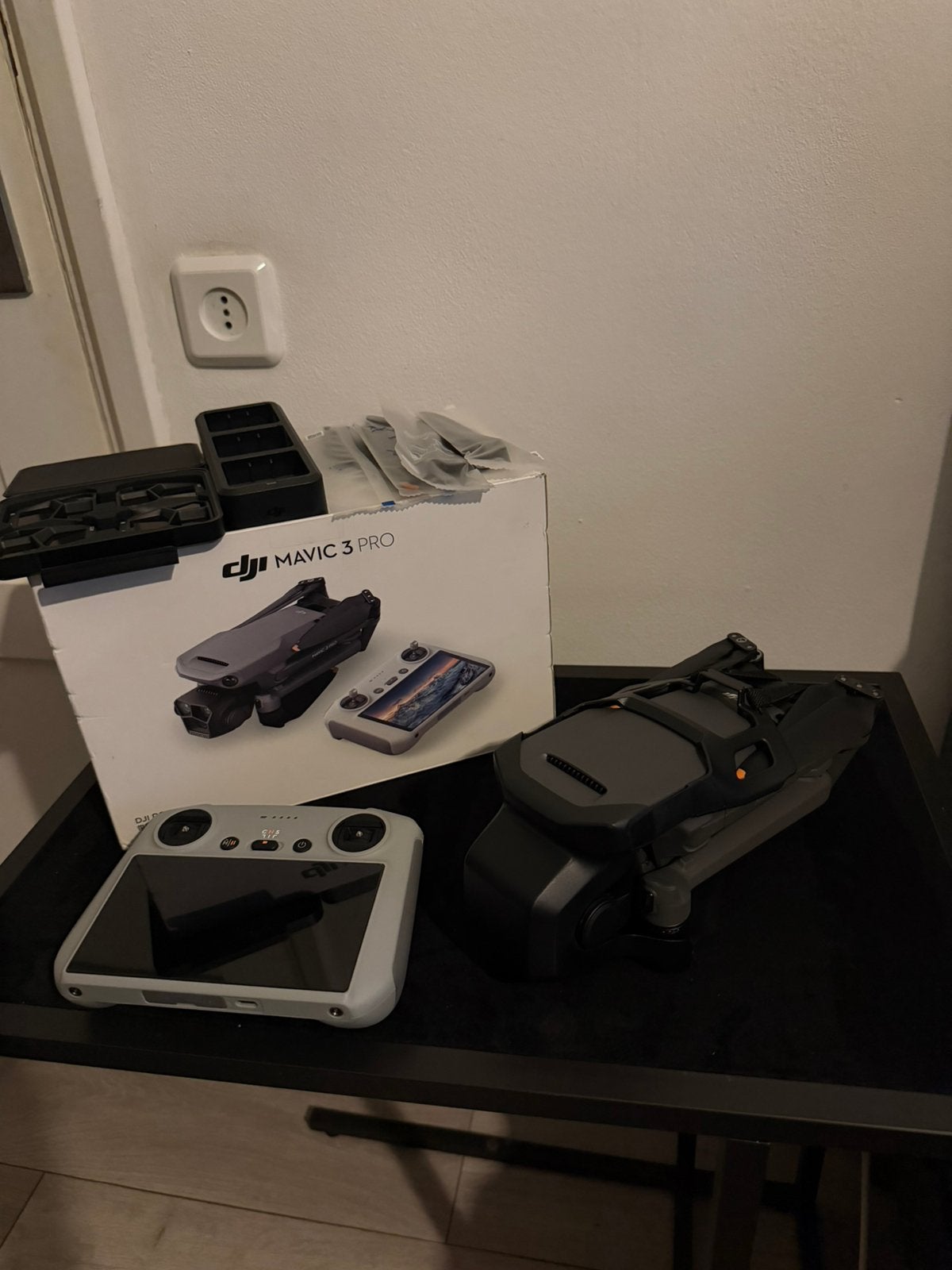 Dji mavic 3 pro, Audio, Tv en Foto, Drones, Ophalen, Zo goed als nieuw, DJI, Professionele drone