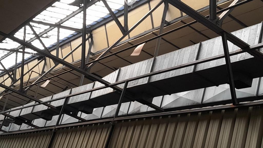 Destockage Important – Réseau de Ventilation Industrielle, Enlèvement ou Envoi