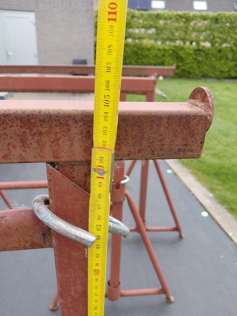 Metaal regelbare metserschragen 3 stuks (stukprijs)max 1,70m, Doe-het-zelf en Bouw, Steigers, Ophalen