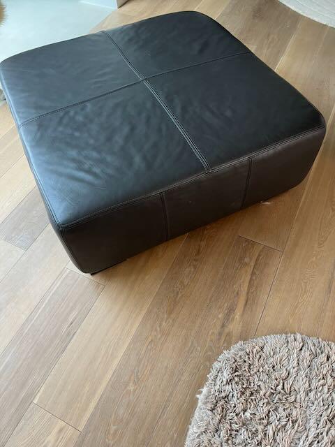 Pouf en cuir Château d'Ax - 1,00*1,00, Carré, Enlèvement, Utilisé, 75 à 100 cm