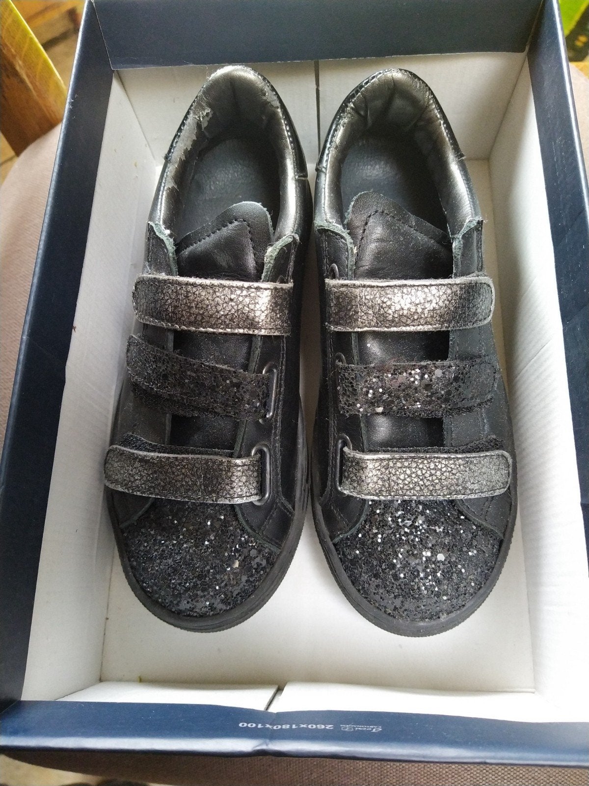 Kinderschoenen maat 32, Ophalen
