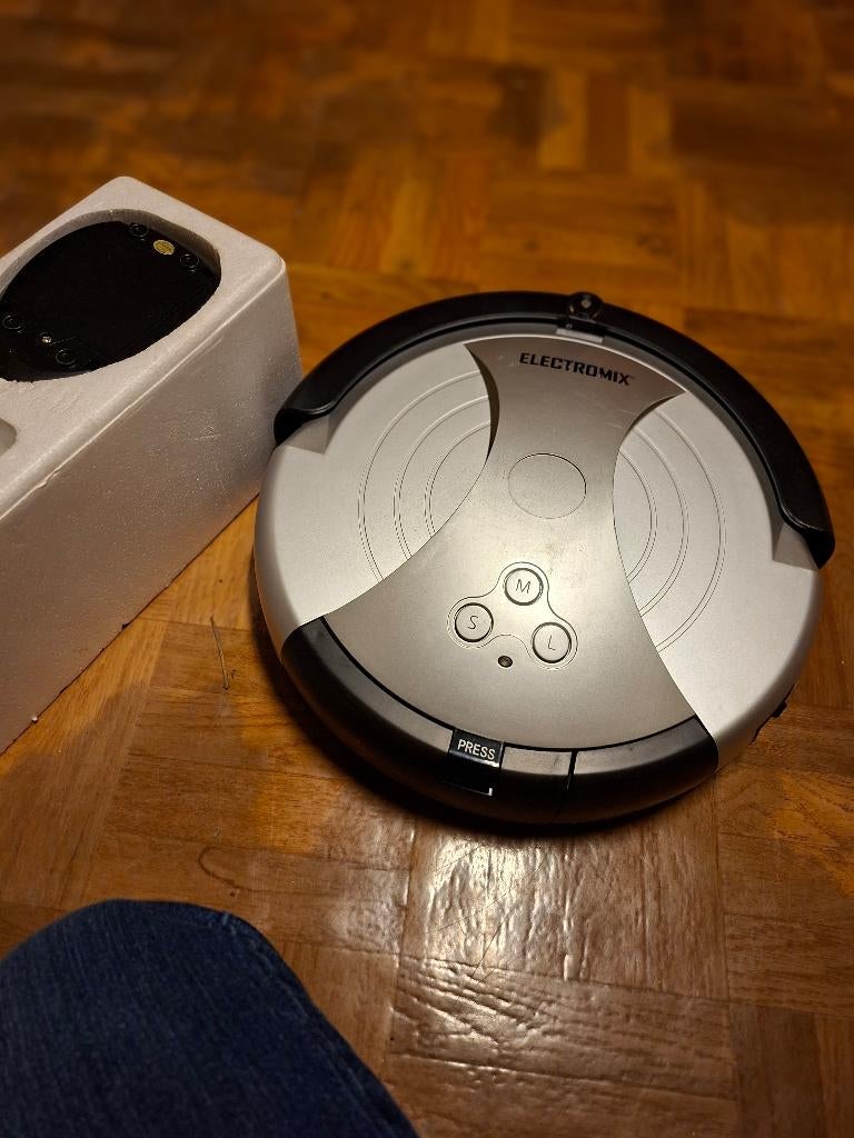 Aspirateur robot, Electroménager, Enlèvement, Comme neuf, Moins de 1 200 watts